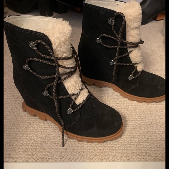 Sorel snowboots - Picture 7 of 11